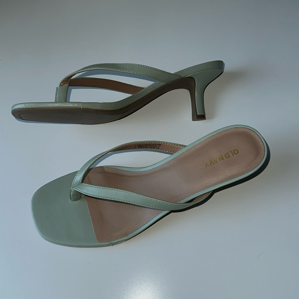 Women’s size 10- Faux leather Kitten Heel sandal- Old Navy - Brand New